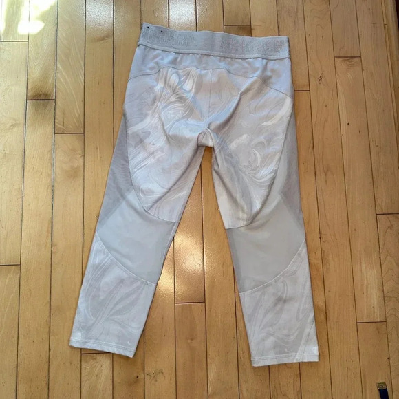 ABERCROMBIE & FITCH White & grey swirl pattern mesh inset crop leggings size XS - Picture 4 of 15
